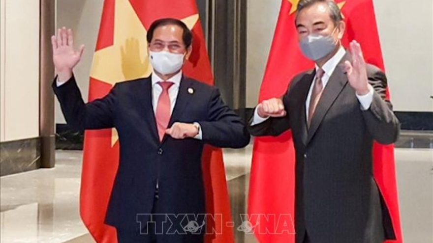 Vietnamese FM pays official visit to China